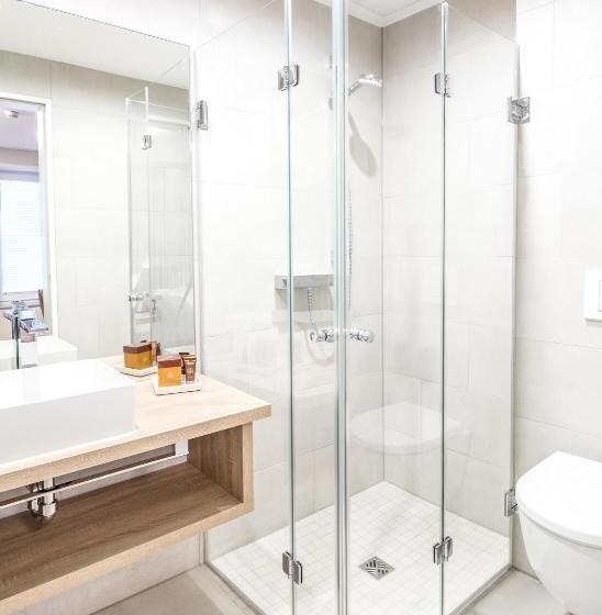 Quarto Estandar Individual, Burghotel Lingen
