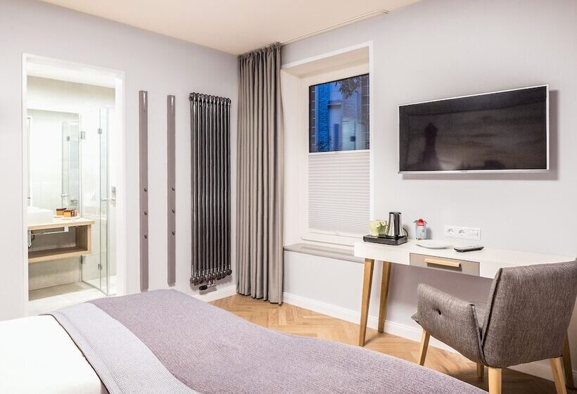 Quarto Estandar, Burghotel Lingen