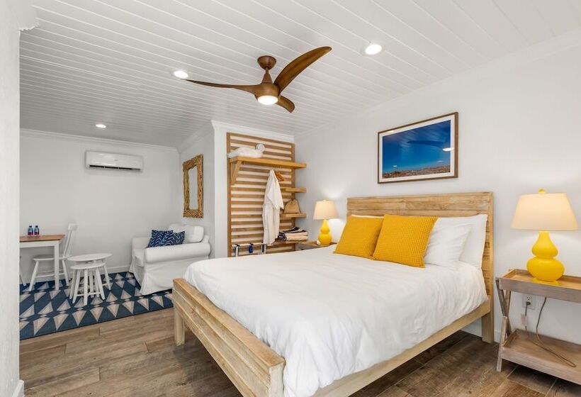 标准工作室, Inn On The Beach