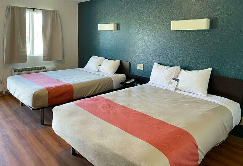 스탠다드 룸, Motel 6 Cameron Mo