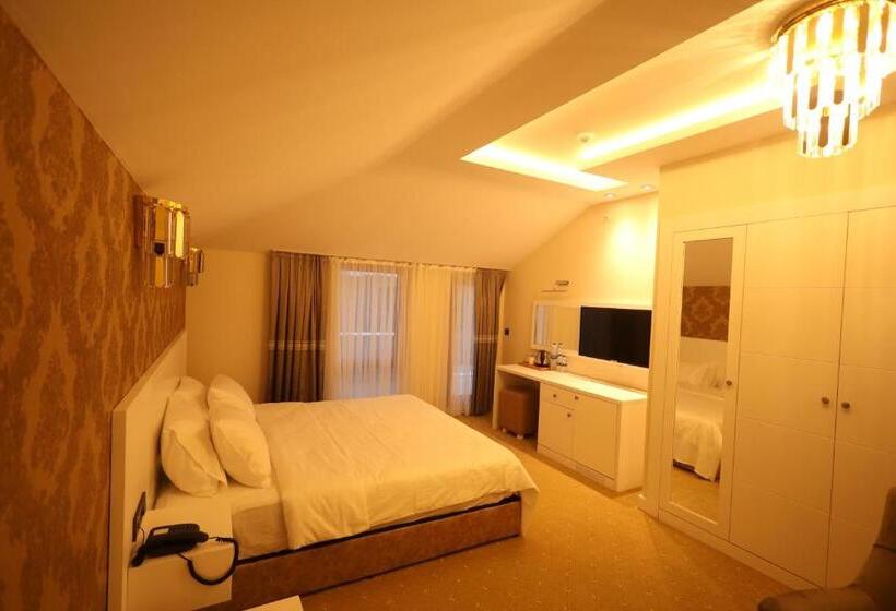 带阳台套房, Green Roof Hotel & Spa
