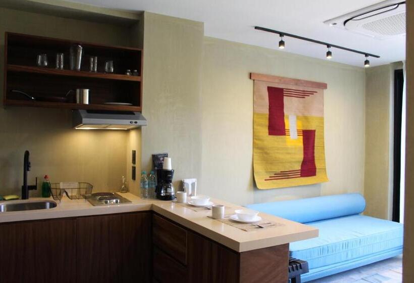 Suite, Maramara More To Live