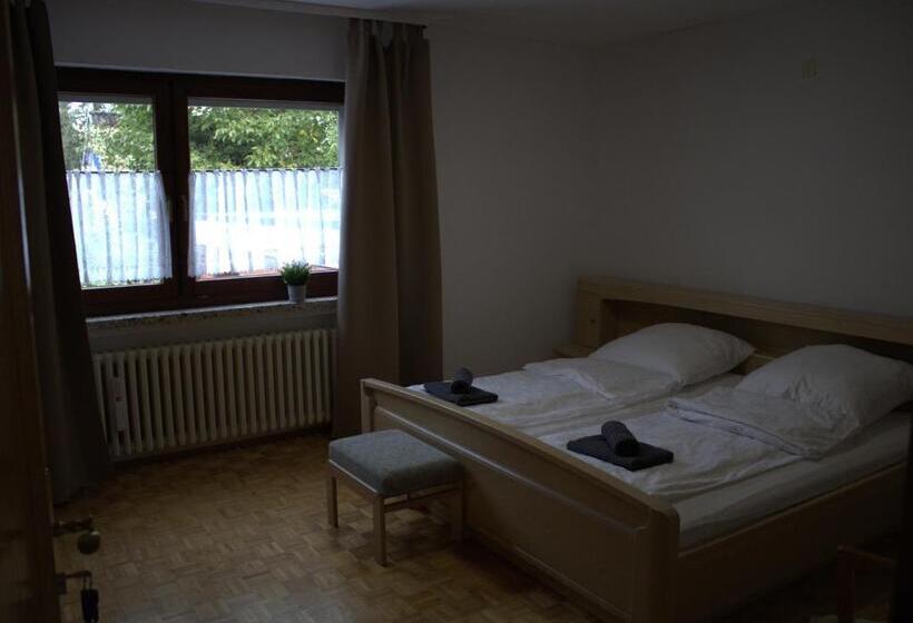 Номер Стандарт, Fremdenzimmer Klinge
