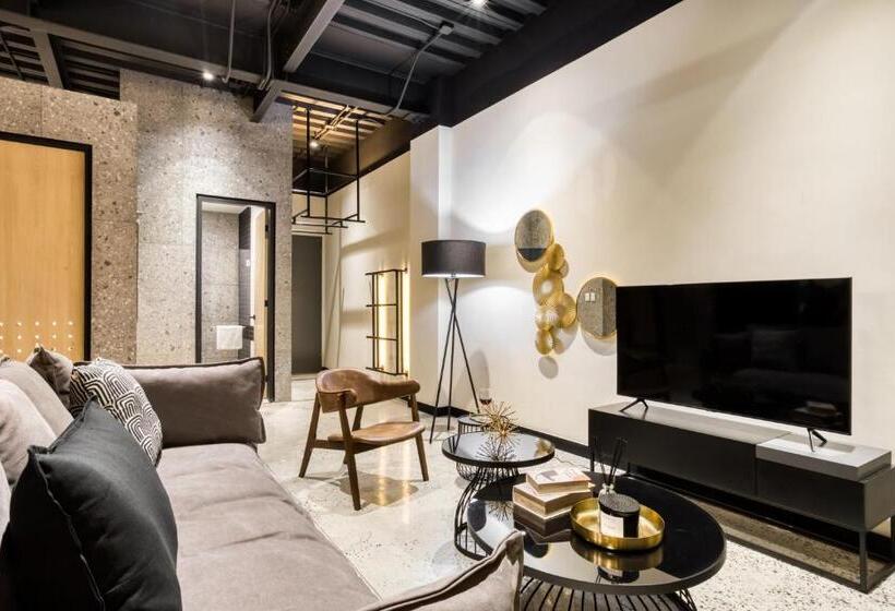 דירת חדר סופריור, Downtown Designer Apartments By Uliv
