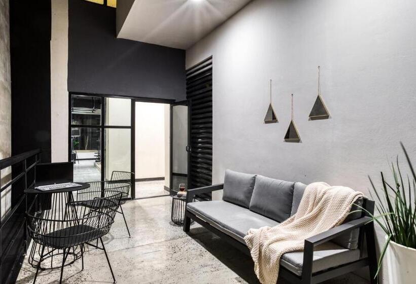 דירת חדר עם טרסה, Downtown Designer Apartments By Uliv
