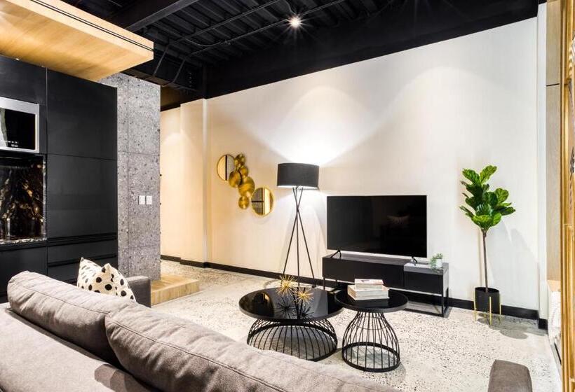 דירת חדר עם טרסה, Downtown Designer Apartments By Uliv