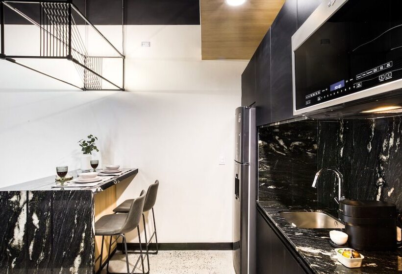 דירת חדר עם טרסה, Downtown Designer Apartments By Uliv