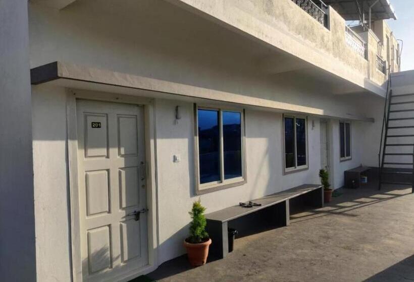 استودیوی استاندارد, Coffee City Stay