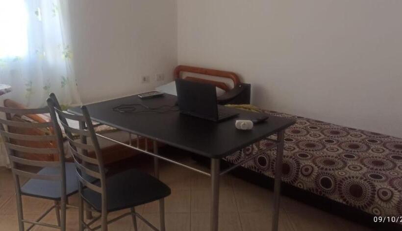 豪华房间, Friends Hostel