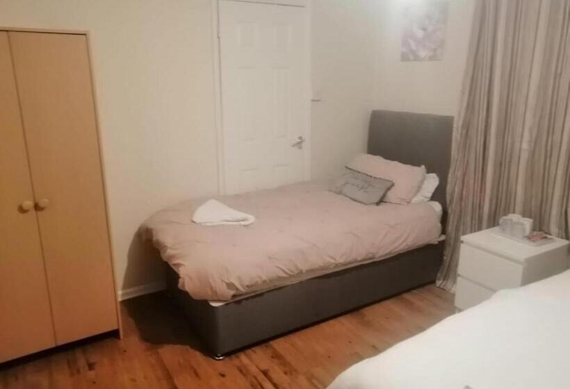 Quarto Estandar Banheiro Compartilhado, Png Suites   Abernant Rooms Shared Facilities