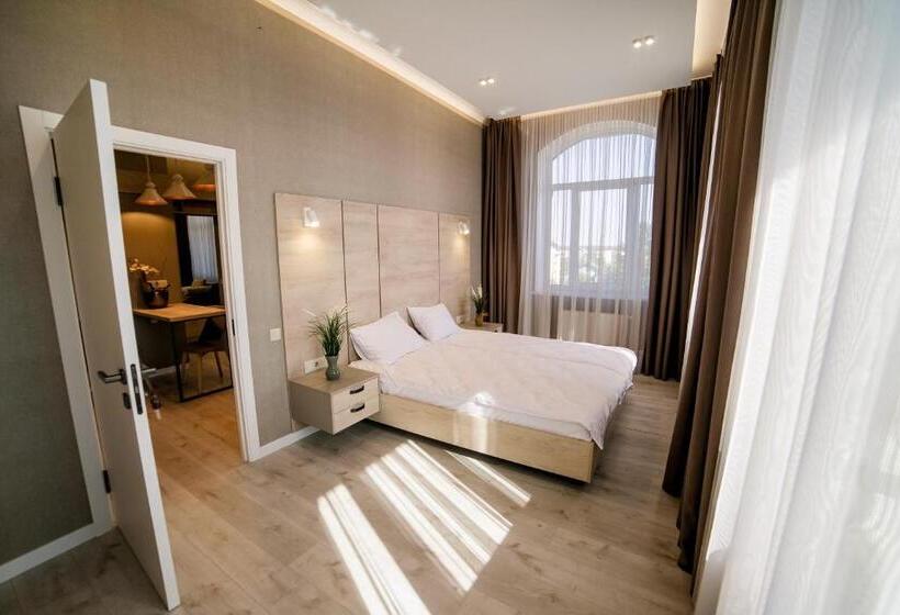 جناح, Apart Hotel Cardinal