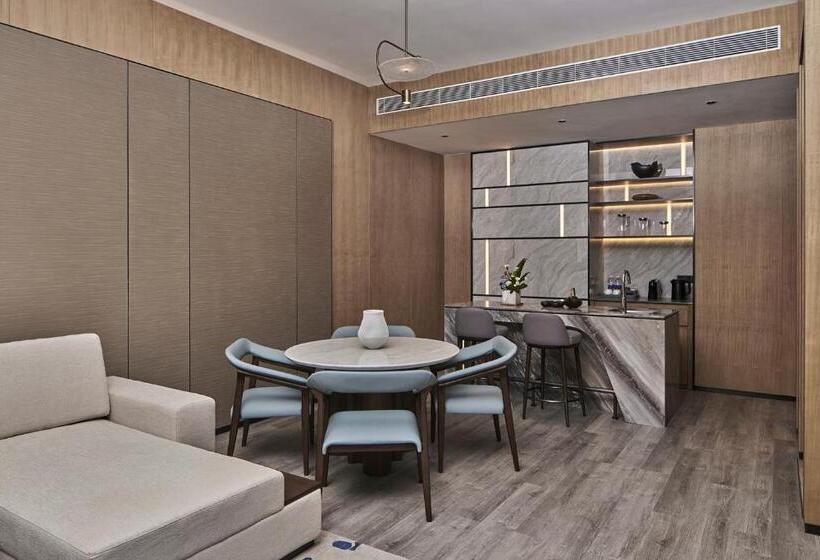 سوئیت با تخت بزرگ, Crowne Plaza Ganzhou, An Ihg