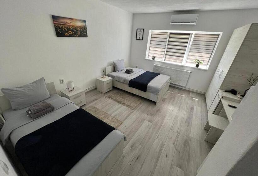 Студио Стандарт с Балконом, La Luna Imobiliare