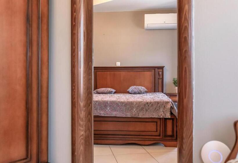 آپارتمان 1 خوابه با تراس, Villa Favorite