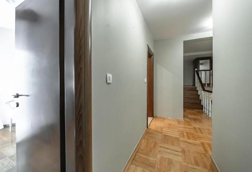 آپارتمان 3 خوابه, Villa Favorite
