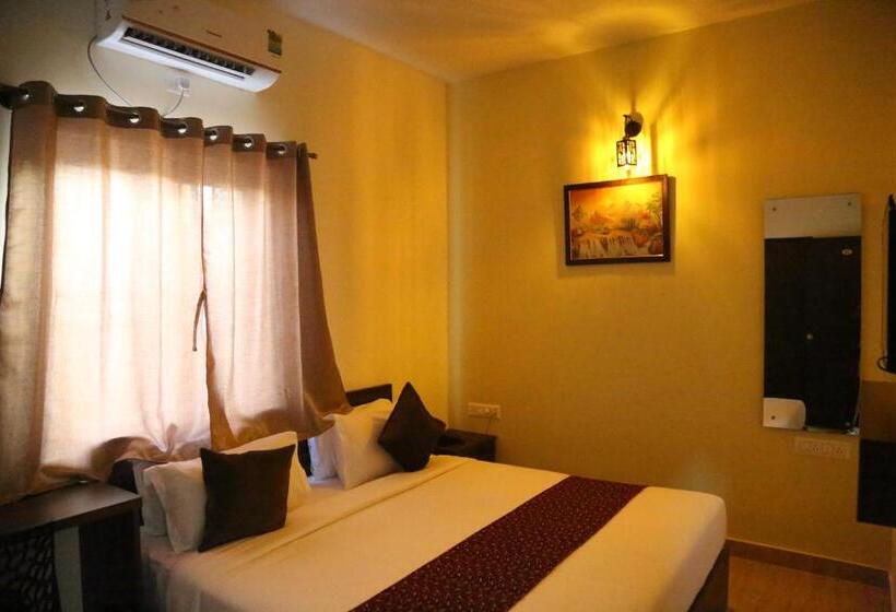 带大床的高级房间, Bangalore Airport Inn Hotel, Airport Pickup & Drop Available 24x7