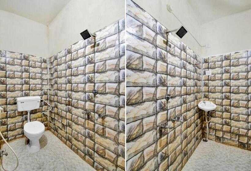 Трехместный Номер Классика, Collection O 81174 Hotel Hindustan International