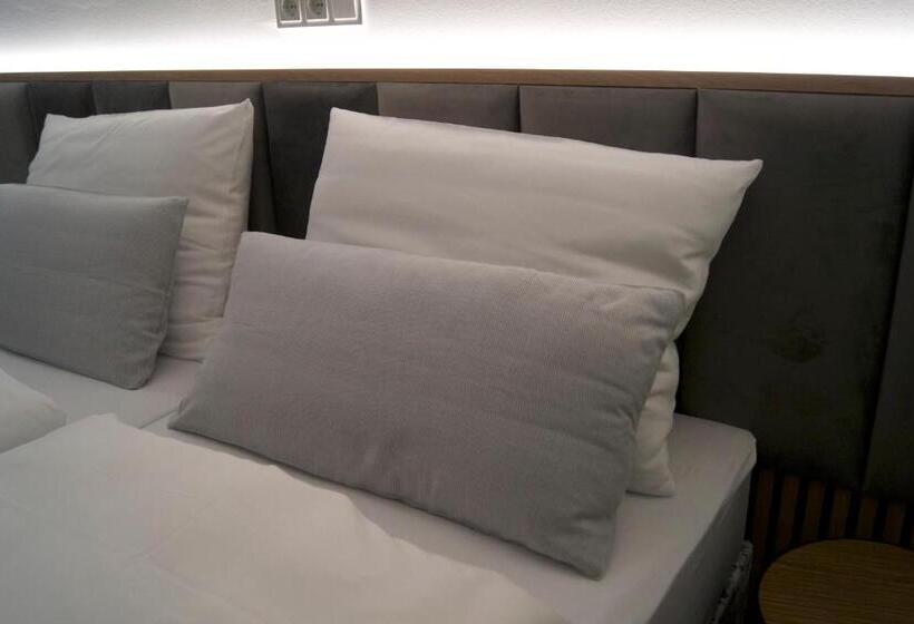 Люкс, Boutique Hotel Greenleaf