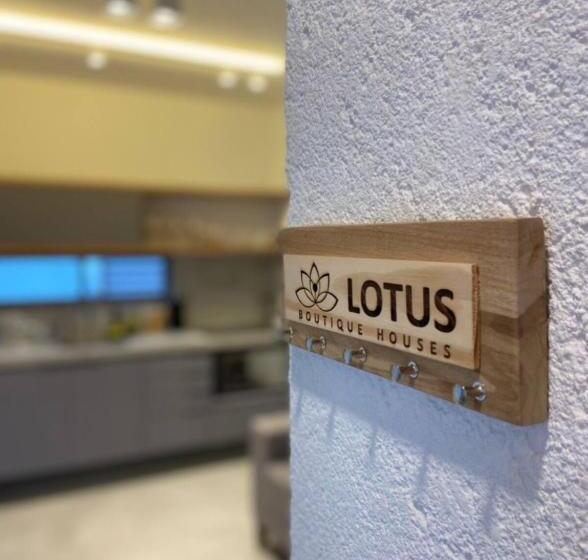 بانگلوی استاندارد, Lotus Patacho