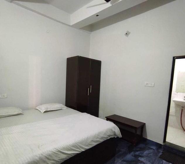اتاق استاندارد, Oyo Flagship Kumar Guest House