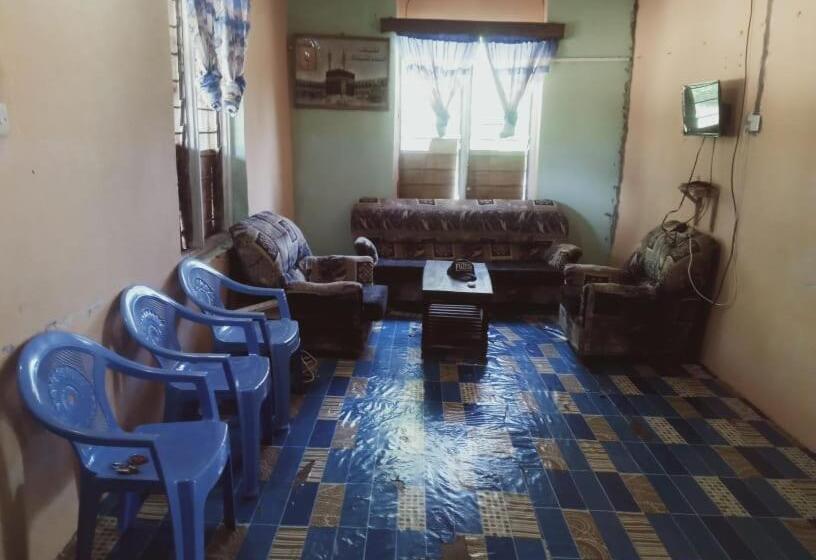 اتاق استاندارد, Chikuku Ford Farm House