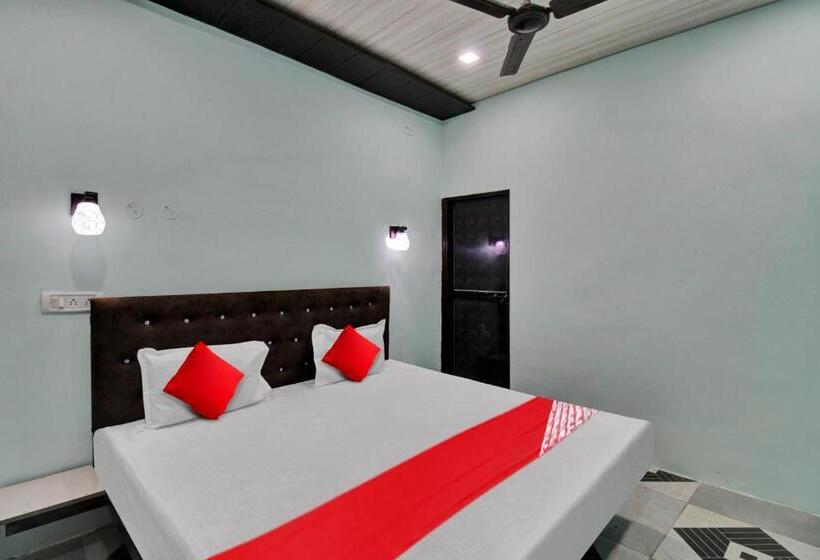 Трехместный Номер Классика, The Village Resort
