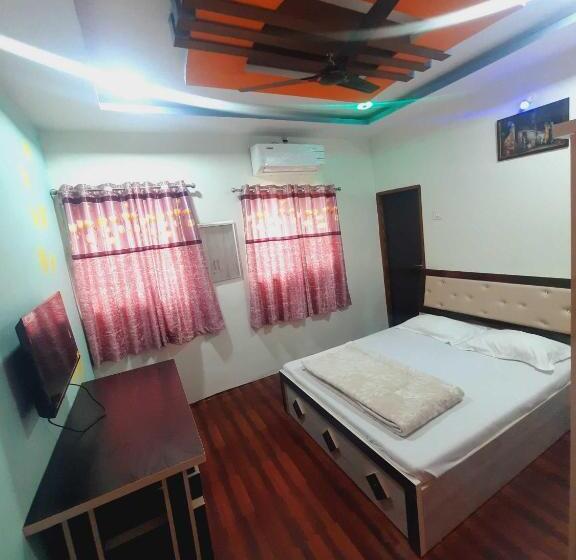 Трехместный Номер Классика, Oyo Galaxy Lodge