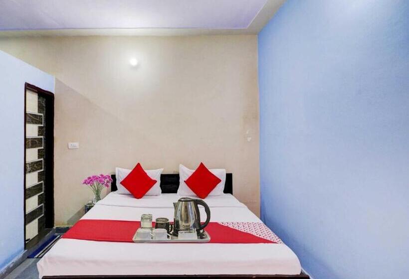 Трехместный Номер Классика, Oyo Flagship 81042 Hotel Royal Inn