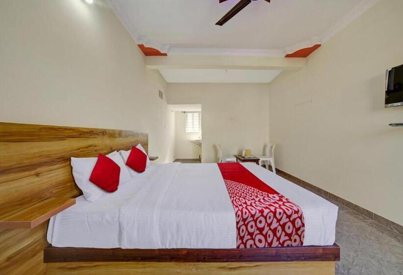Трехместный Номер Классика, Oyo Hotel Pvg Comfort