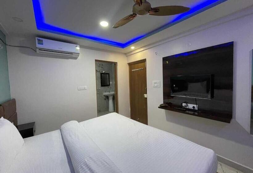 Трехместный Номер Классика, Oyo Hotel Pvg Comfort
