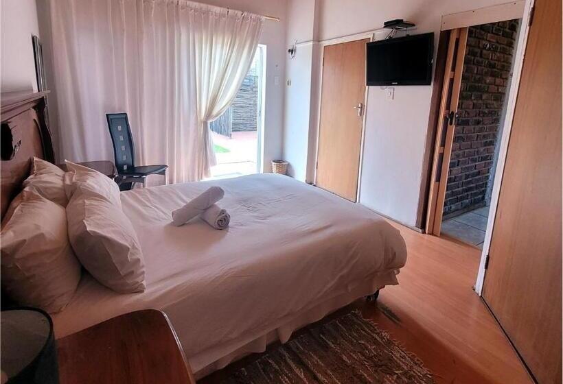 스탠다드 룸 풀장 전망, Molopo Naledi Guest Lodge