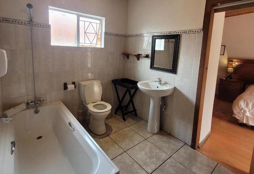 패밀리 룸, Molopo Naledi Guest Lodge