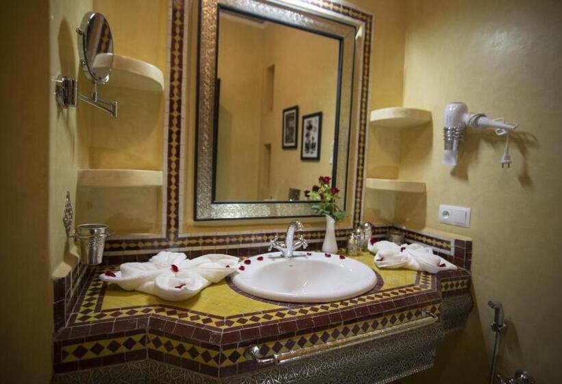 اتاق لوکس, Riad Almisk