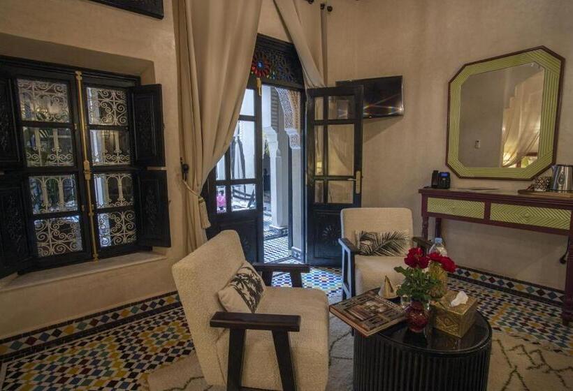 اتاق سوپریور سه تخته, Riad Almisk
