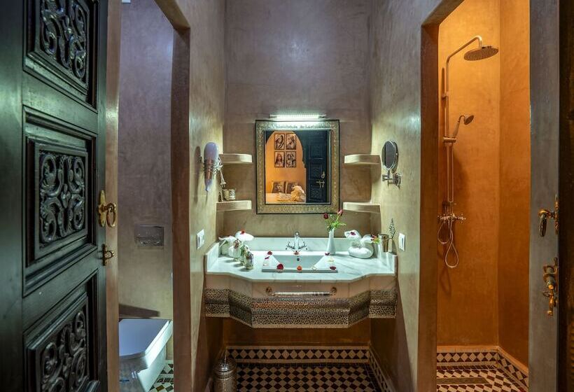اتاق لوکس, Riad Almisk