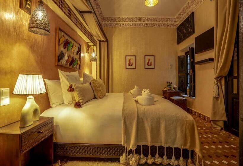 اتاق لوکس, Riad Almisk