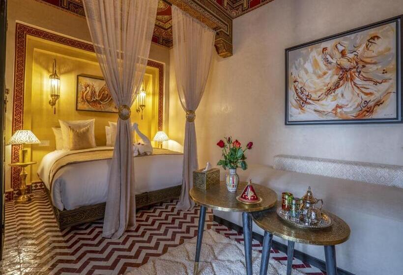 اتاق سوپریور سه تخته, Riad Almisk
