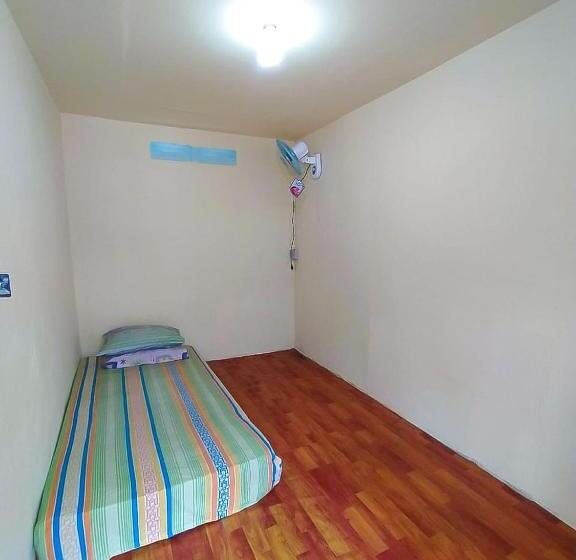 标准单人间共用浴室, Bun Kost