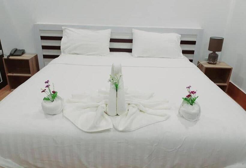 Deluxe Room, Bouasavan Hotel And Garden
