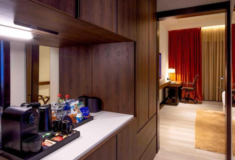 Номер Deluxe с Балконом, D Avenue Boutique Hotel Accra