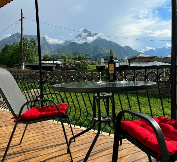 バルコニー付きスタンダードルーム, Cozy Hotel Kazbegi