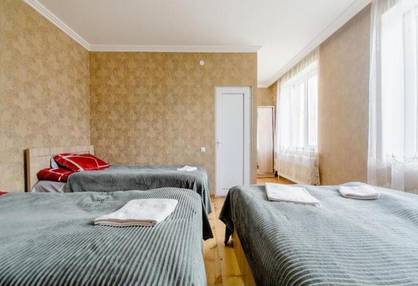 ４ベッドルームクラシックタイプ, Cozy Hotel Kazbegi
