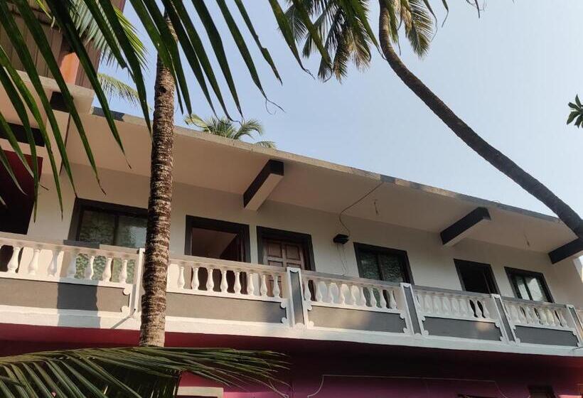 标准间带阳台, Shalom Guests
