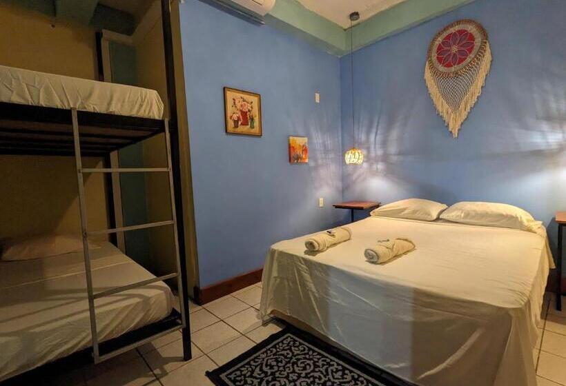 اتاق خانوادگی, Kawoq Hostel