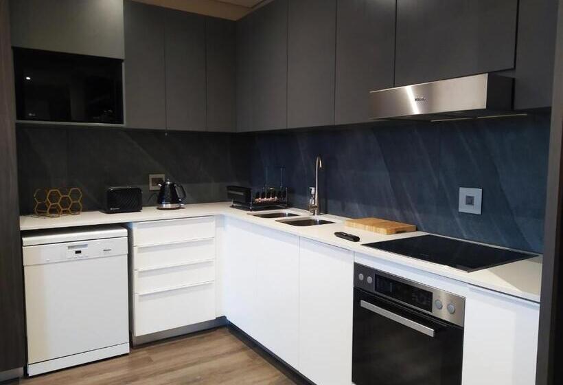 Quarto Deluxe com Sacada, Menlyn Apartment
