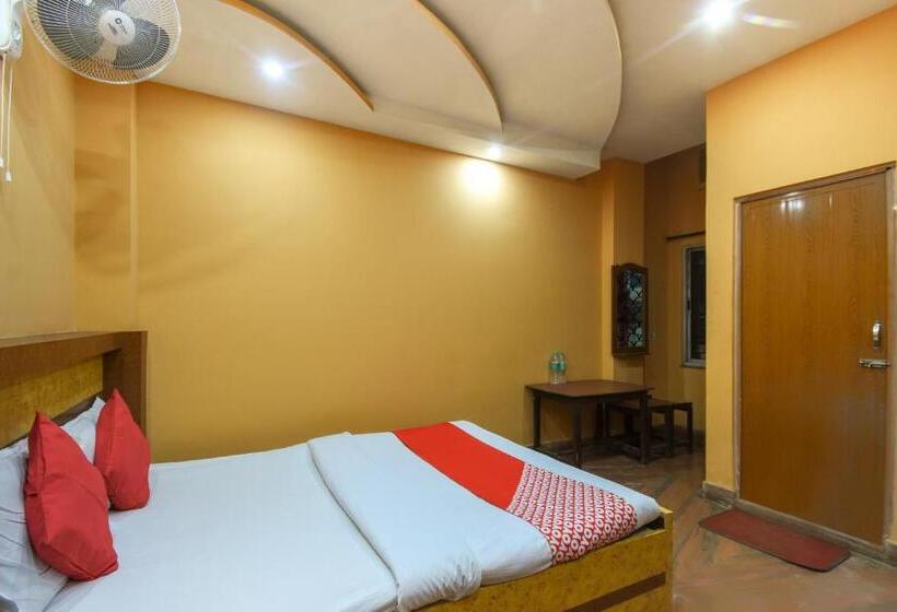 Трехместный Номер Классика, Oyo Flagship Hotel Gour