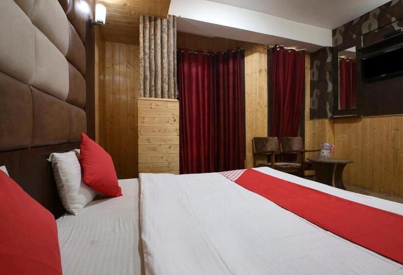 Трехместный Номер Классика, Oyo Hotel Azad