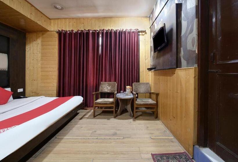 Трехместный Номер Классика, Oyo Hotel Azad