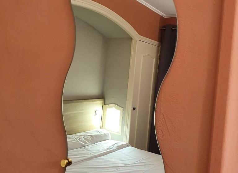 Апартаменты 1 Спальня, Auberge De La Tour  Appartements