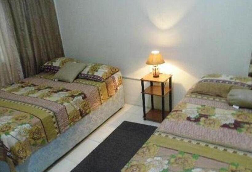 اتاق استاندارد با 2 تخت دوبل, Tonys Guest House